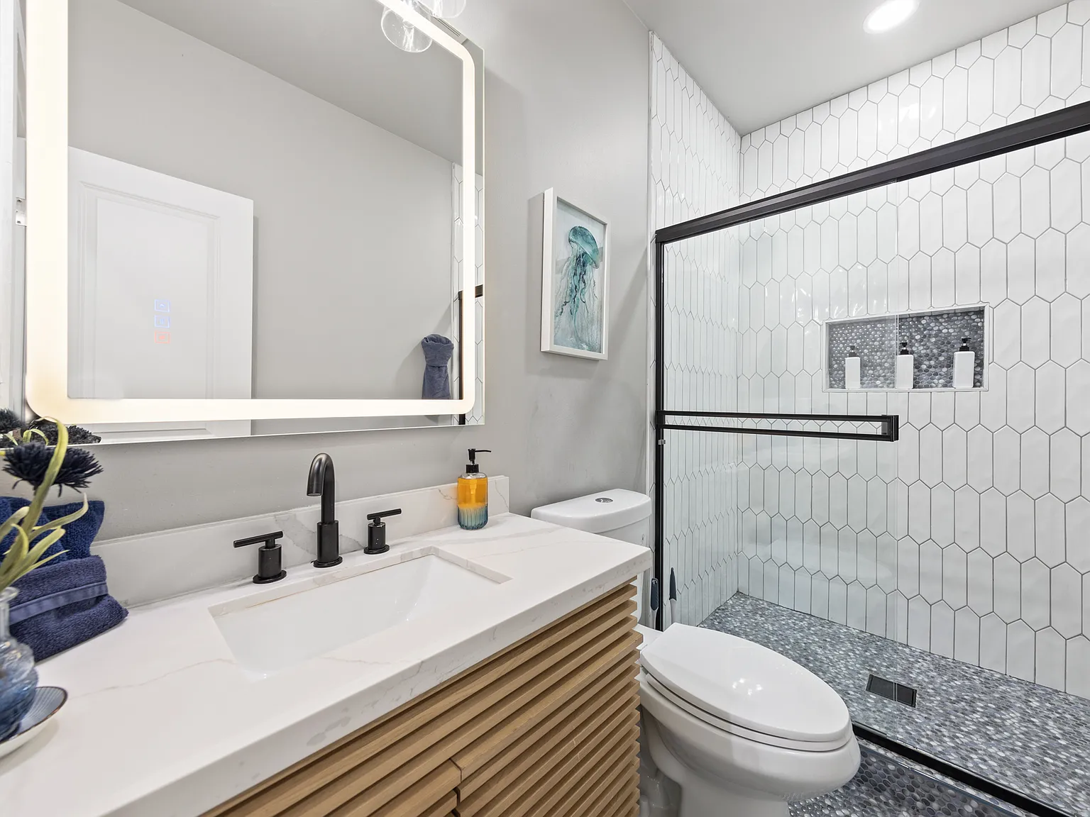 111 West Sunny Isle Dr - 401 — Photo 3