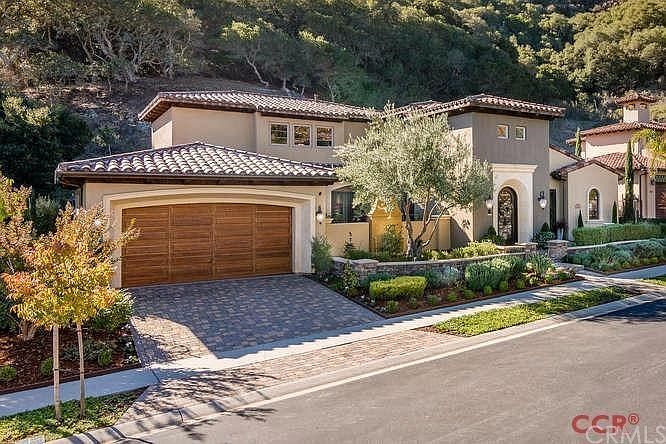 1st image of 929 Isabella Way