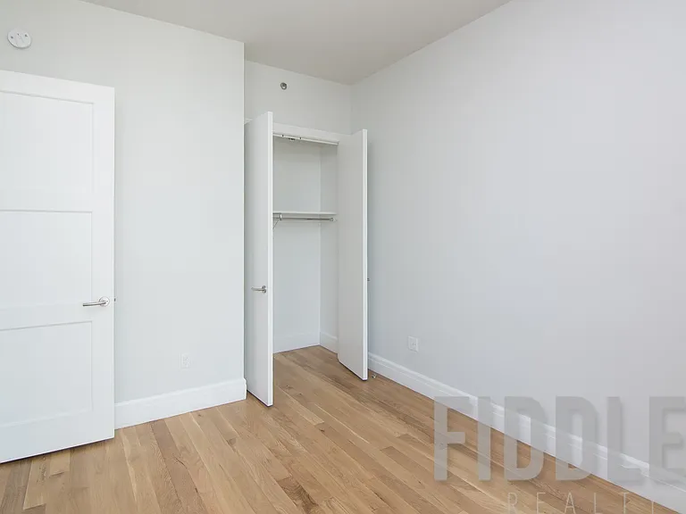 4441 Purves St #1703 — Photo 7