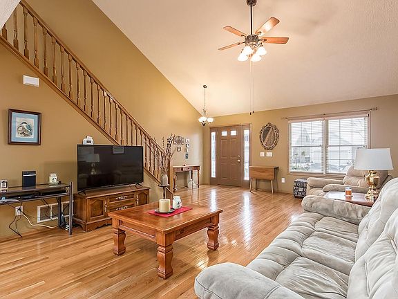 5th image of 744 Cedar Run Dr