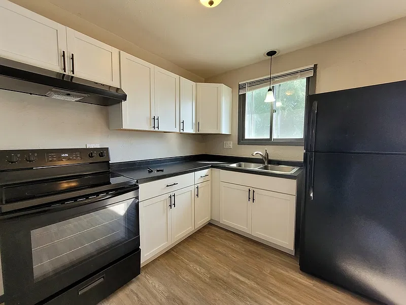 3 bed, 2.0 bath, 1404 sqft, $1,795 — Photo 4
