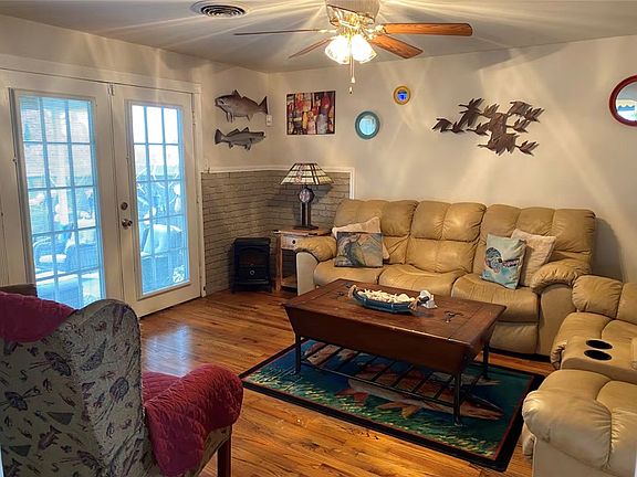 3rd image of 3417 Laguna Shores Rd