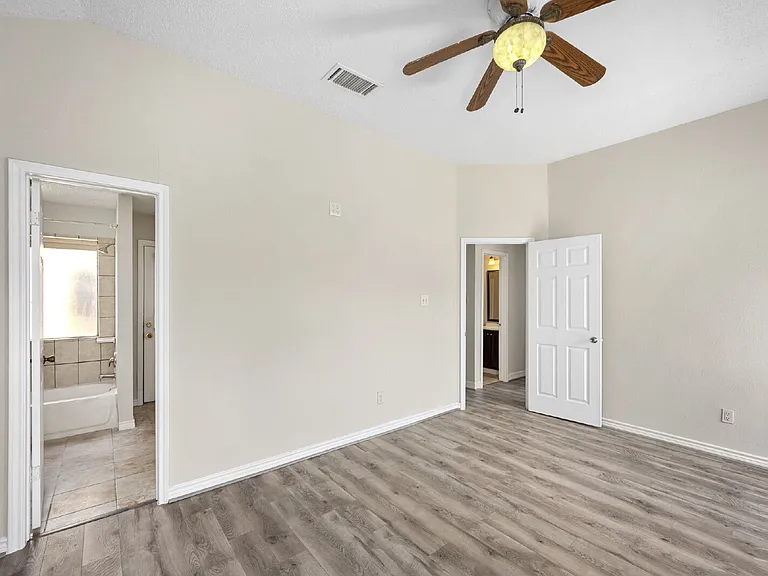 15419 Scenic Haven Dr — Photo 12