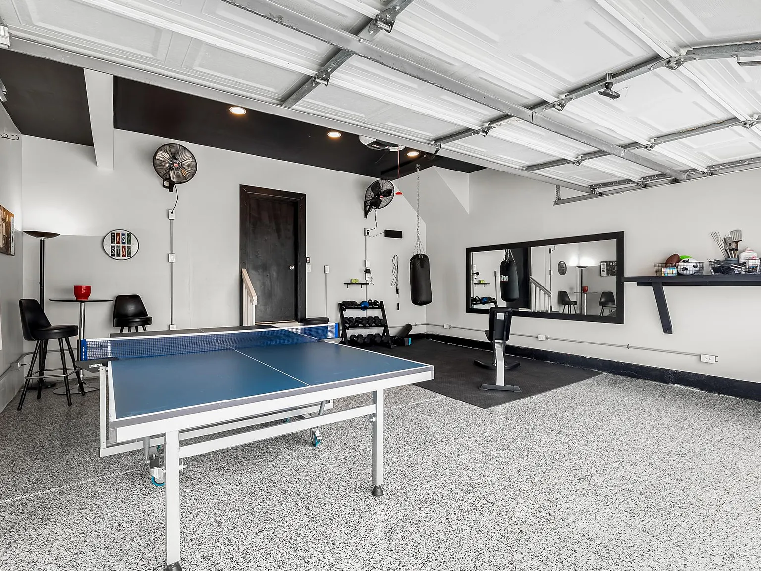 4 bed, 3.5 bath, 2500 sqft, $10,000 — Photo 3