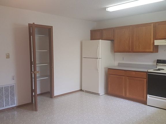 3rd image of 503 Braithwaite St #A