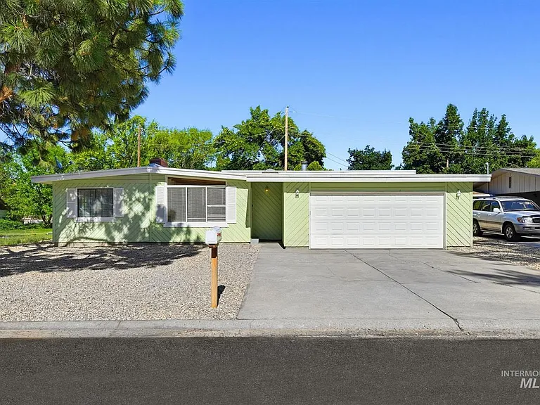 2504 S Annett St — Photo 29