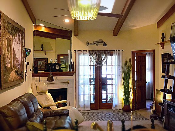 4th image of 1530 Mahogany Ln