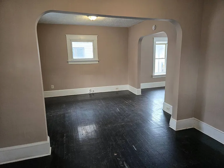 1029 Harpster Ave — Photo 4