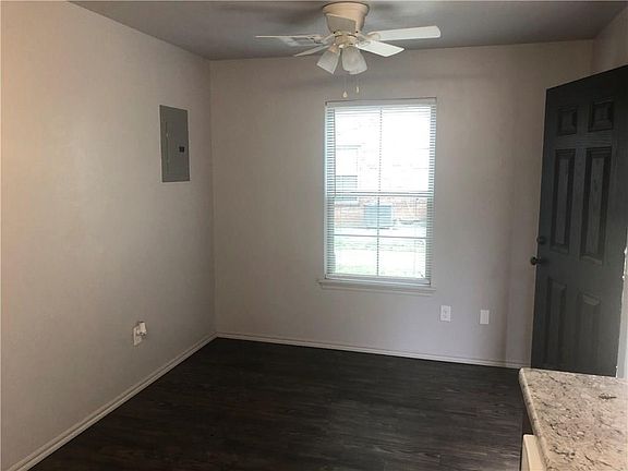 2nd image of 200 Arrowhead Dr #31