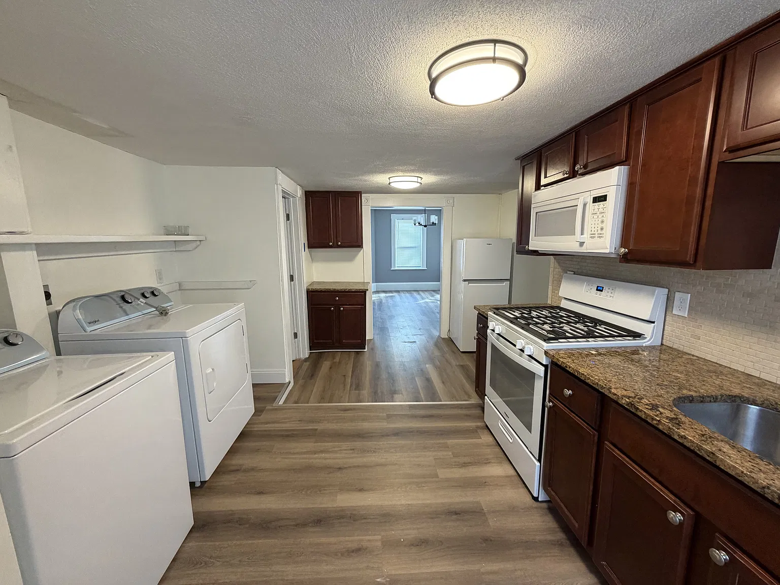 49-51 Walnut Avenue - 1 — Photo 4