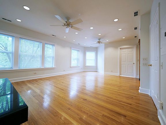 2nd image of 2237 W Barry Ave