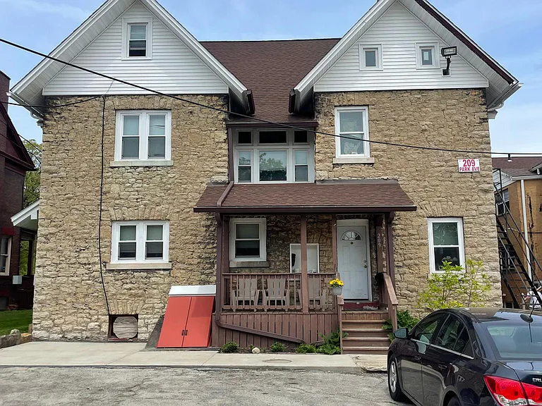 209 Park Ave — Photo 1