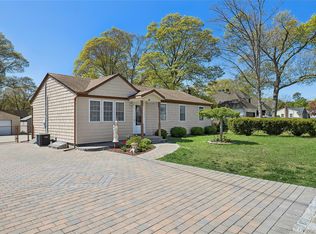 140 Poplar Street, Central Islip, NY 11722