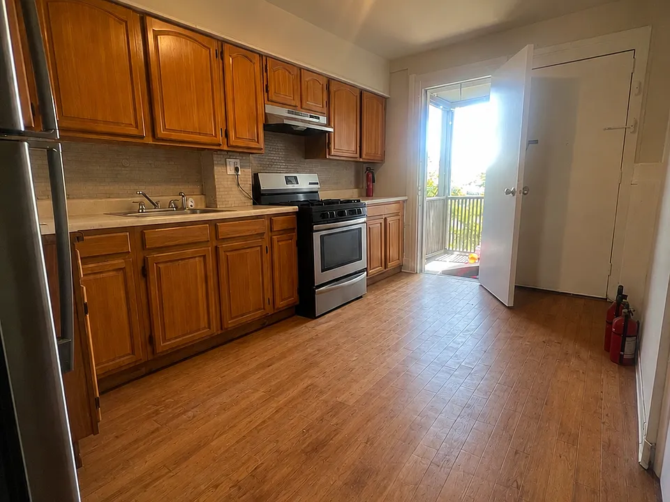 247 Mount Prospect Ave #3