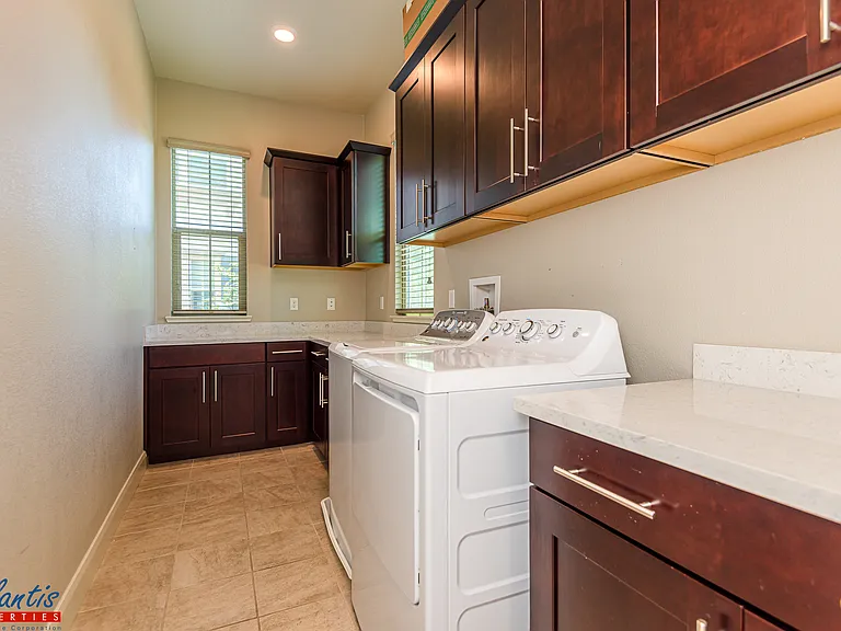 1567 Hidden Creek Ln — Photo 9