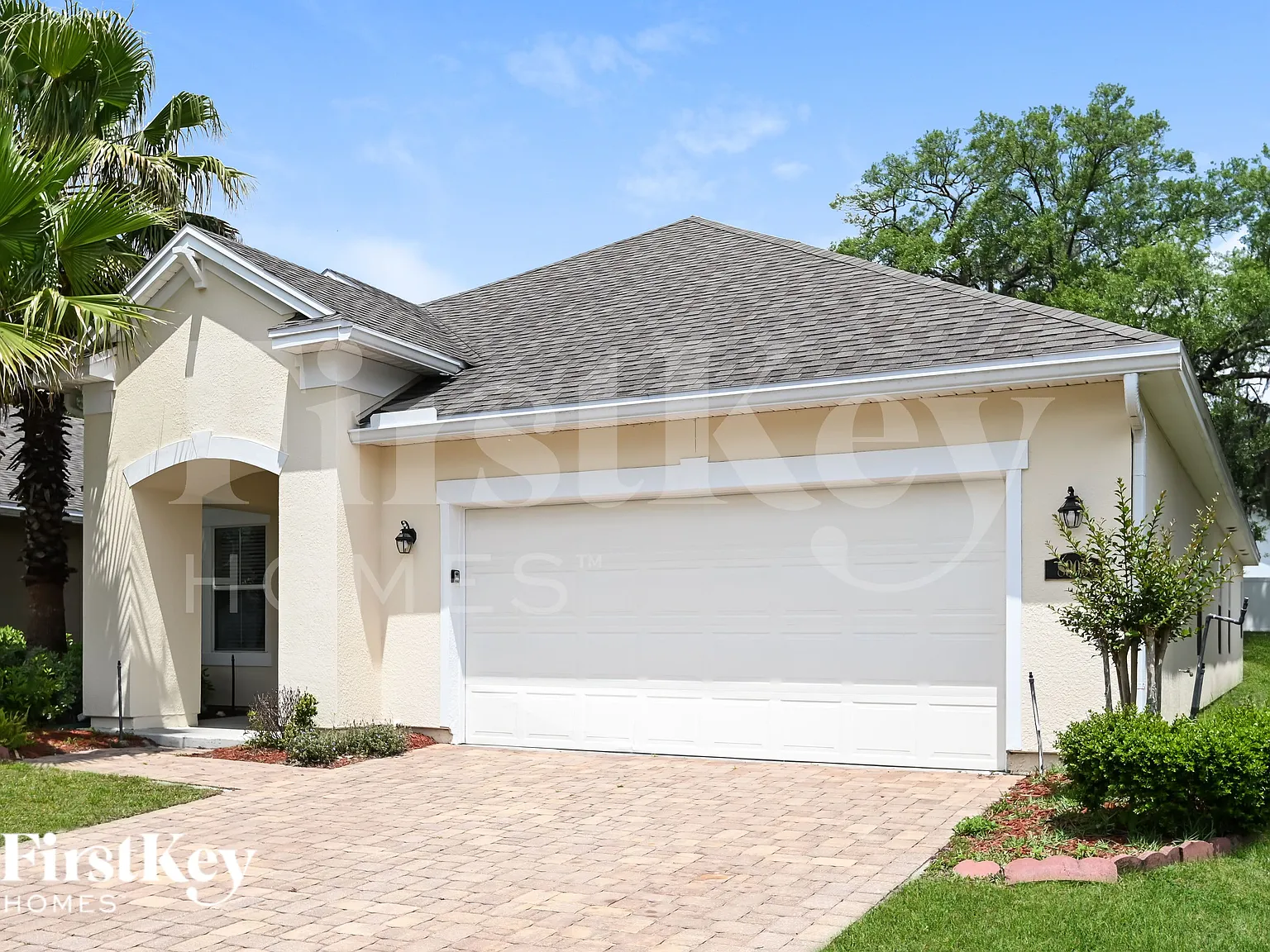 3 bed, 2.0 bath, 2010 sqft, $2,205 — Photo 2