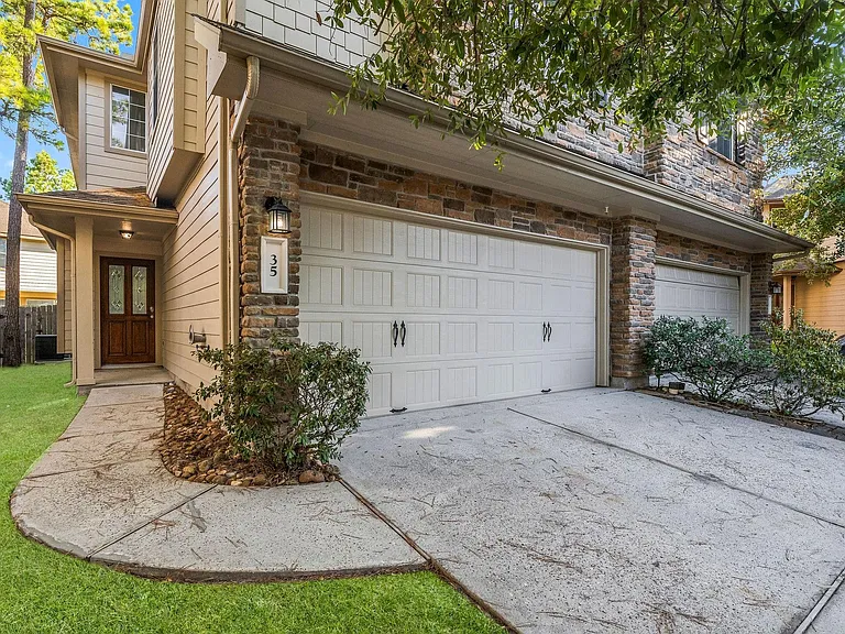 35 Wickerdale Pl — Photo 2