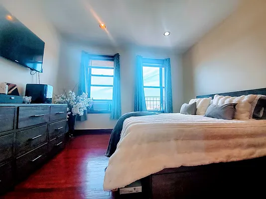 Rented by Compass | media 16