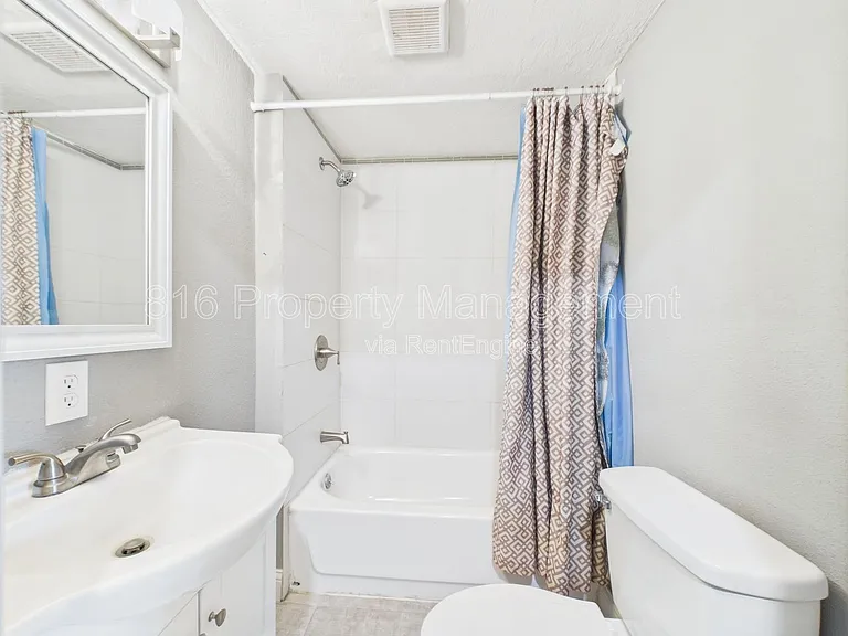 701 W Kansas St #B — Photo 13