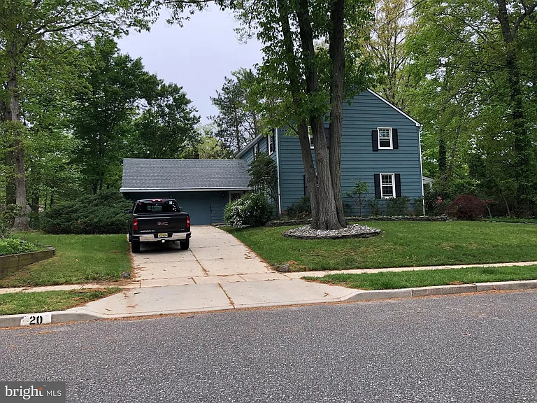 20 Oakley Ct — Photo 2