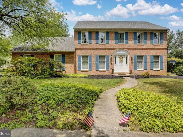 2039 Lincoln Ct, Wyomissing, PA 19610