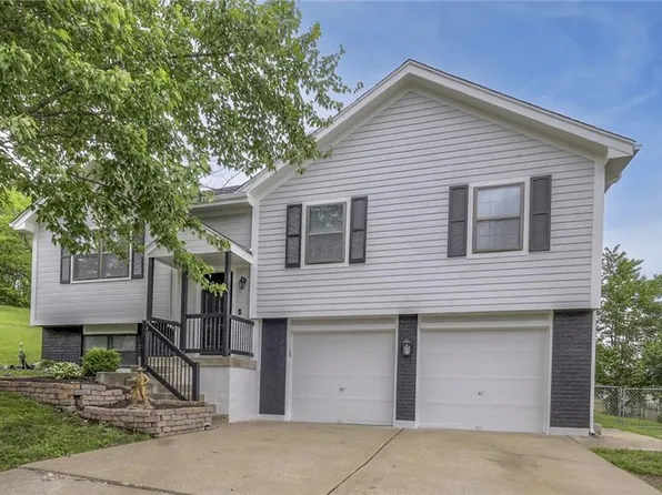 1220 SW Stockman Ct, Grain Valley, MO 64029