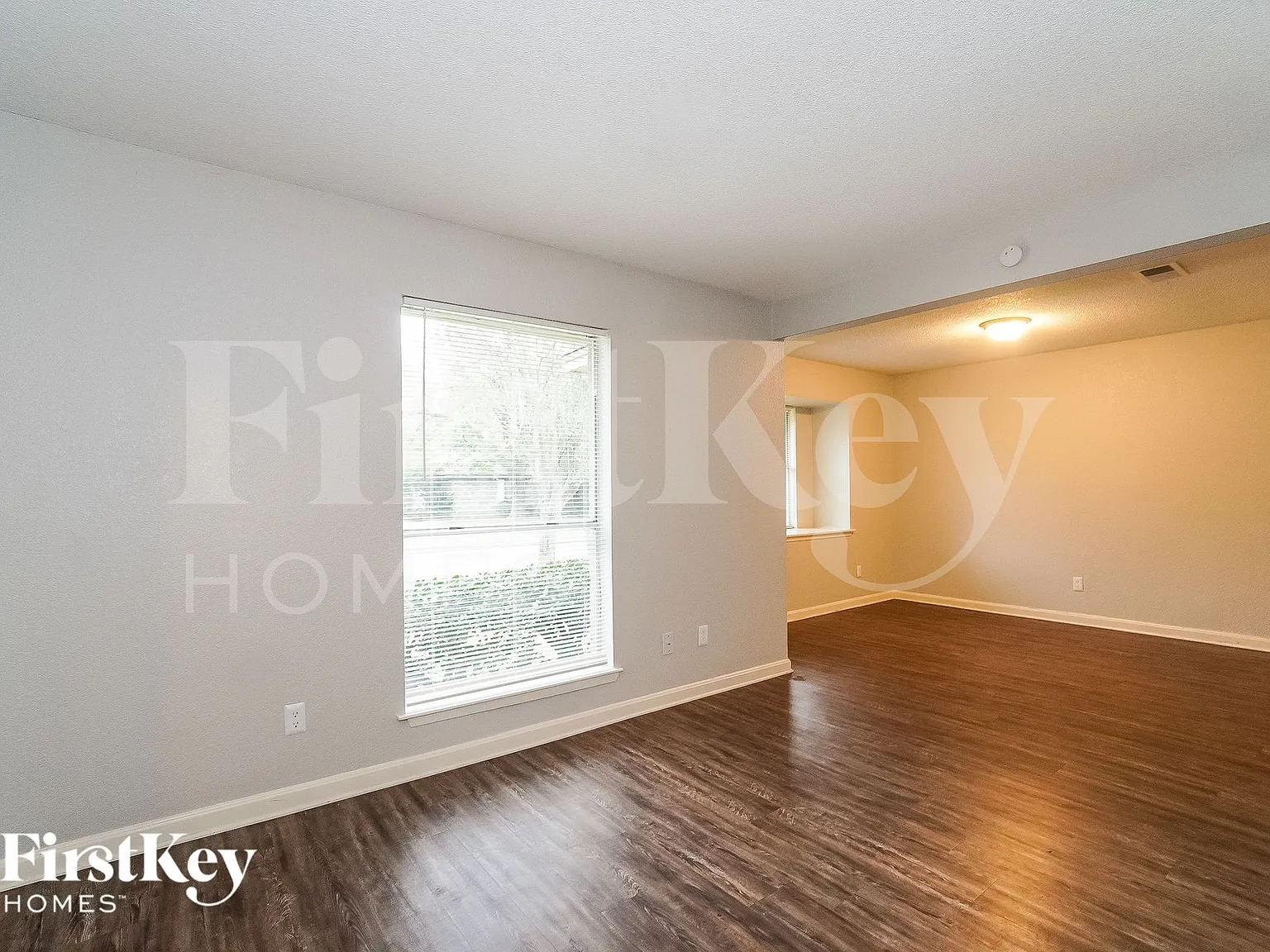 4 bed, 2.0 bath, 1862 sqft, $2,090 — Photo 4