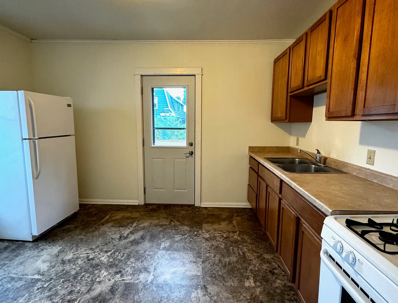 1 bed, 750 sqft, $1,575 — Photo 3