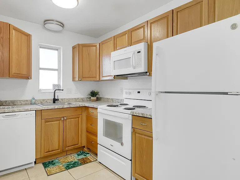 711 SE 15th St #5 — Photo 18