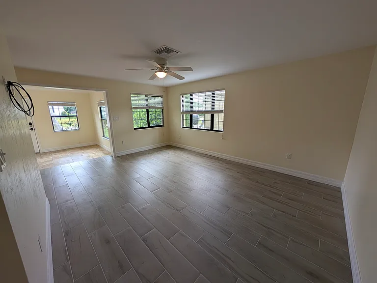27654 Franklin St — Photo 10