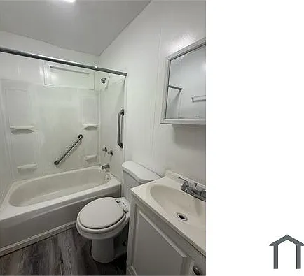 3 bed, 1067 sqft, $900 — Photo 3