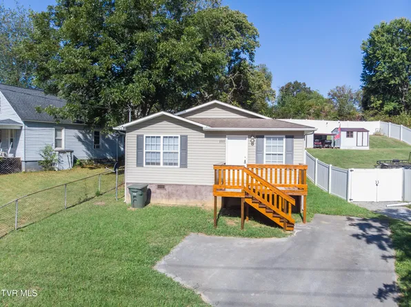 1111 Arney St, Elizabethton, TN 37643