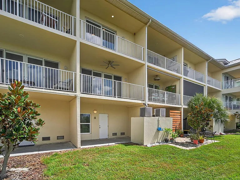 3266 Mangrove Point Dr — Photo 16