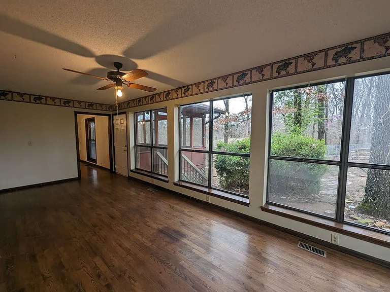 165 Sunnyside Dr — Photo 16