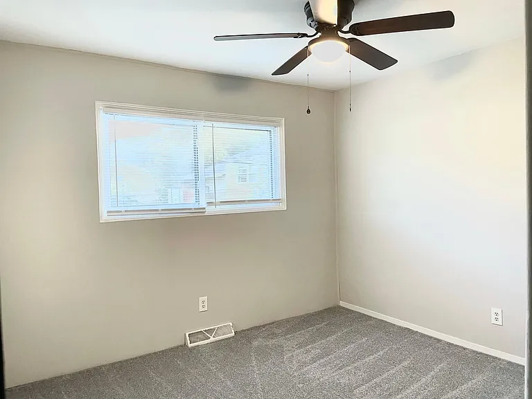 36155 Theresa St #36155 — Photo 15