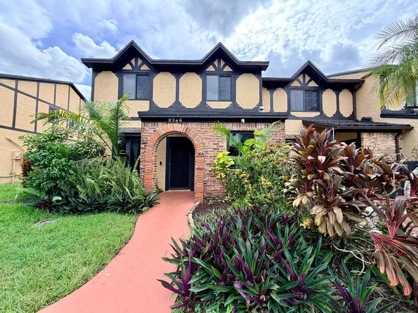 9346 NW 49th Pl, Sunrise, FL 33351