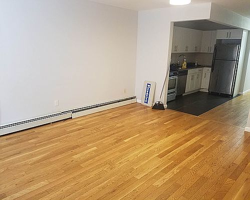 3rd image of 246 Macdougal St APT 3