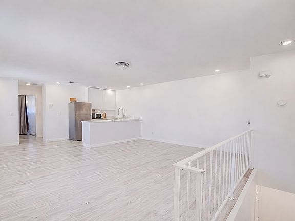 5th image of 1438 Dorothy Ave Unit 1