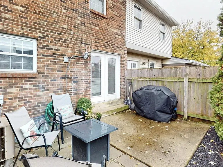 7509 Kingsgate Way — Photo 30