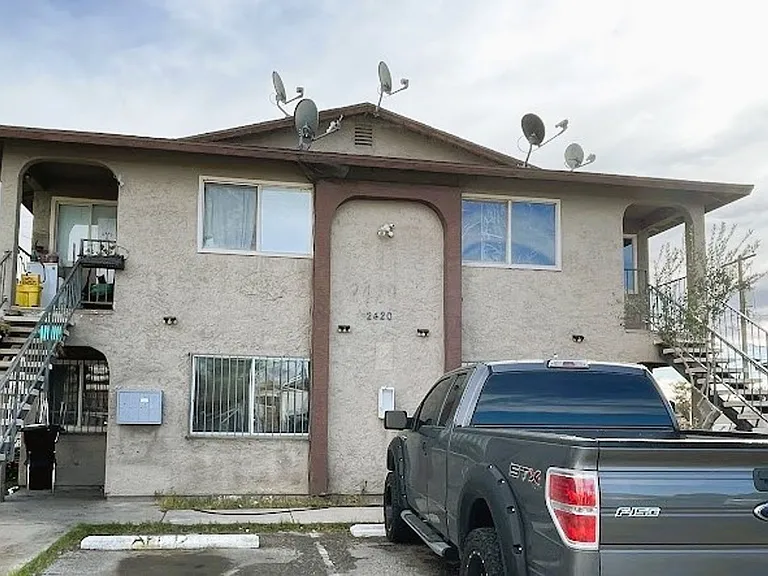 2420 Ellis St #C — Photo 2
