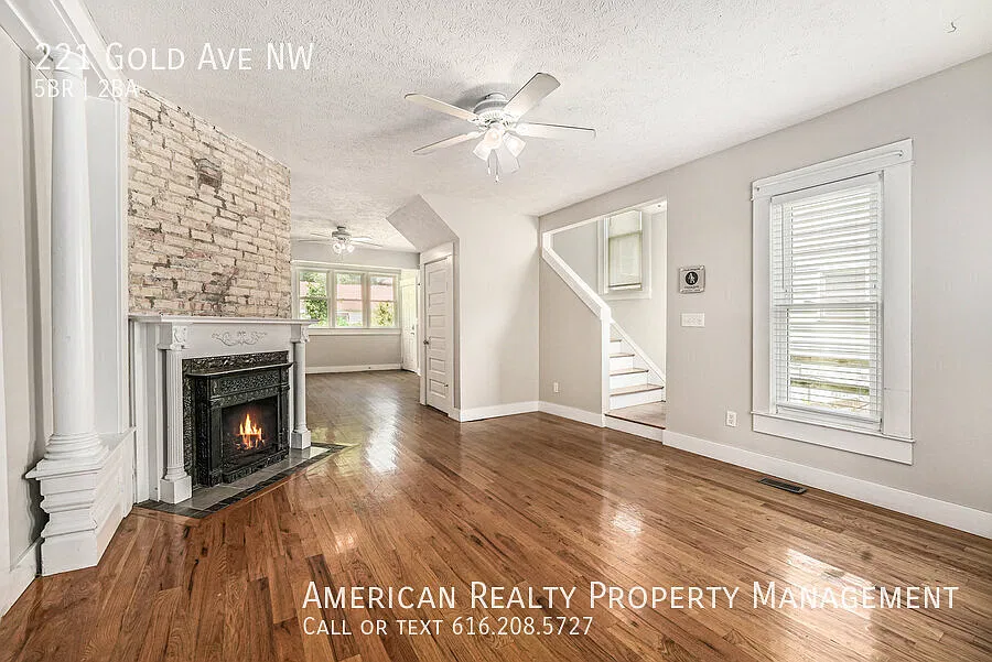 5 bed, 1442 sqft, $2,850 — Photo 2