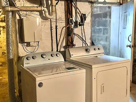 339 W Miner St #C — Photo 11