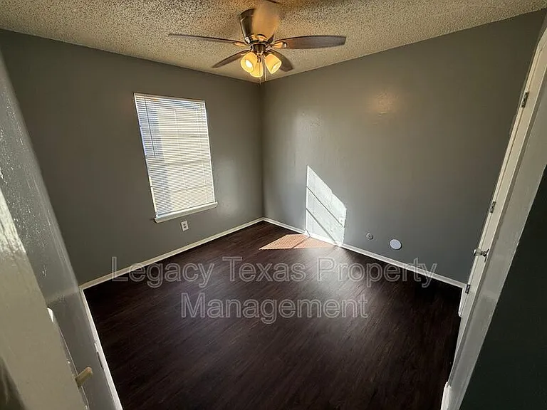 1714 Short St #A — Photo 1