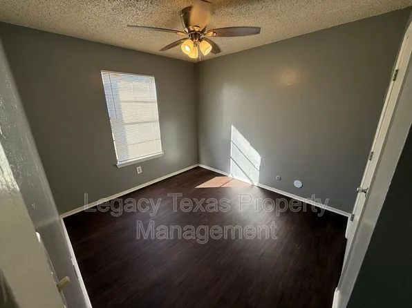 1714 Short St, Cleburne, TX