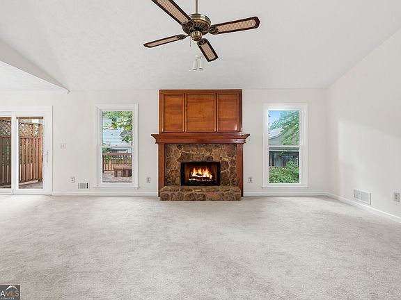 5th image of 1057 Capital Club Cir NE