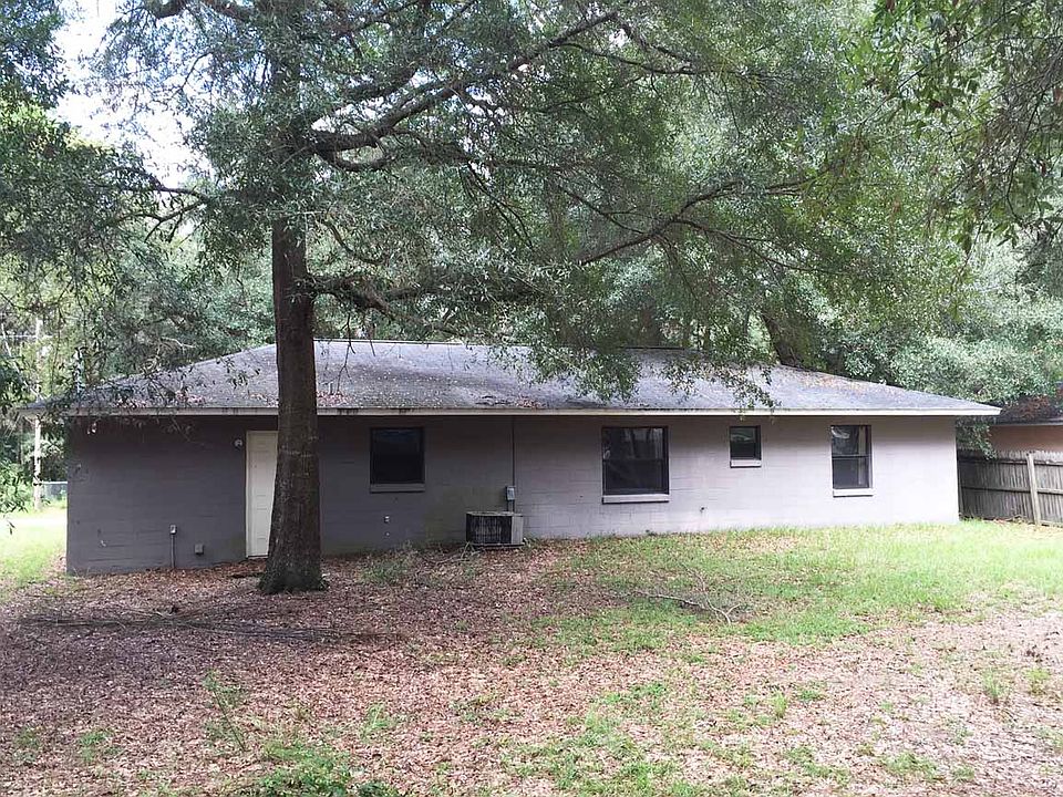 2nd image of 6076 NW 61st St