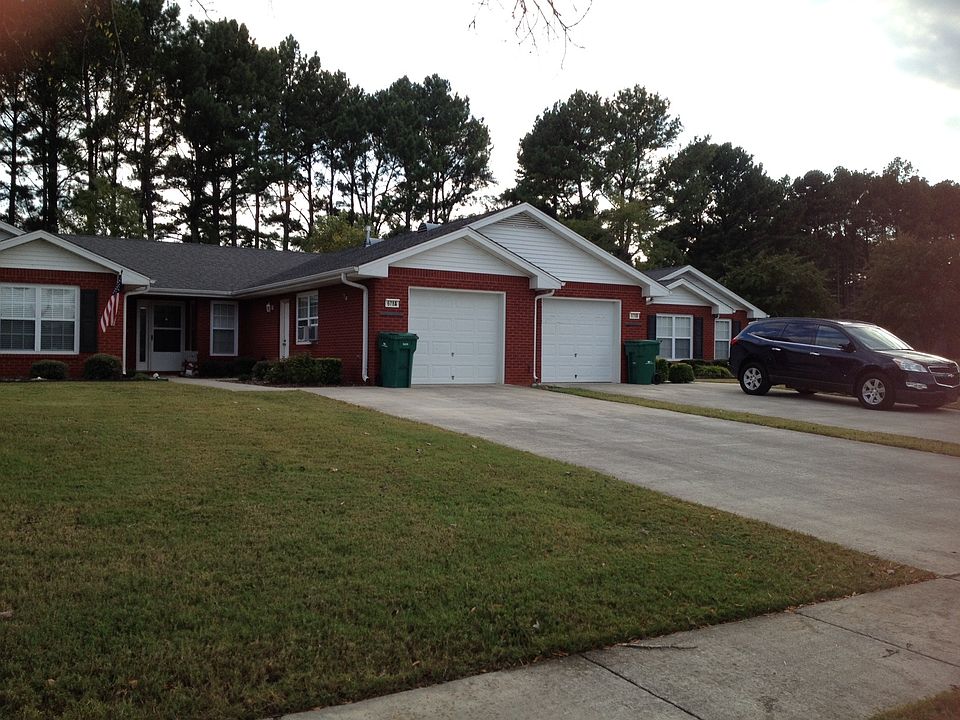 1st image of 632 Dyer Cir #A