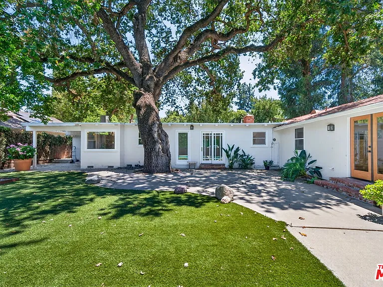 21309 Ibanez Ave — Photo 30