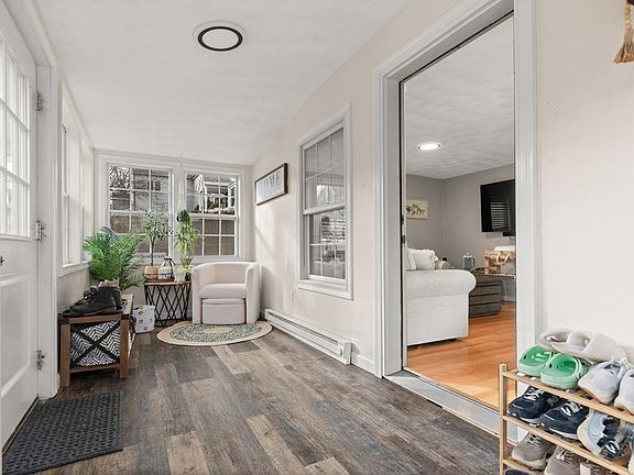 4th image of 12 Bowditch Ave