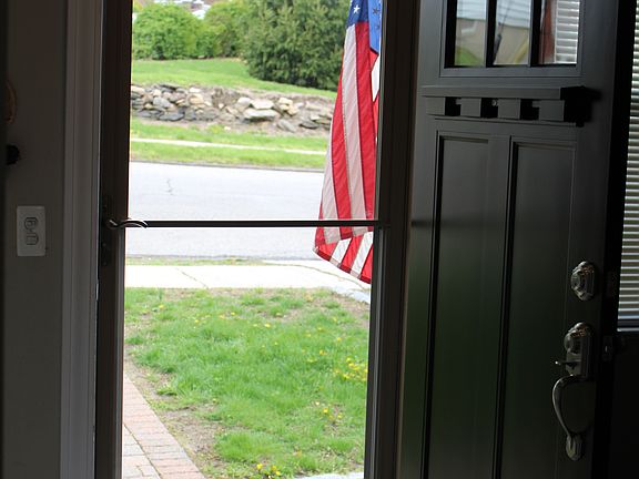 4th image of 532 Valley Ave